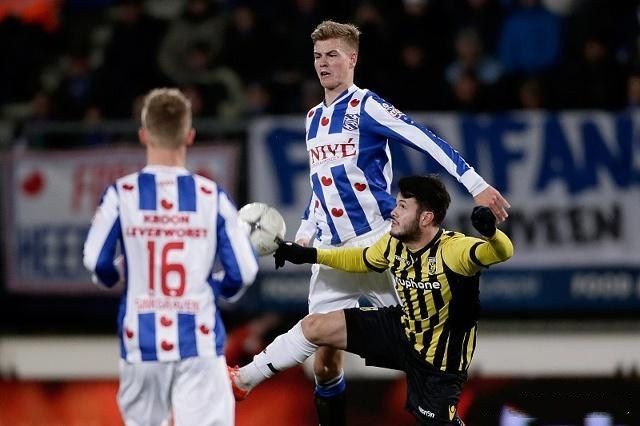 他终于在阿 他终于在阿