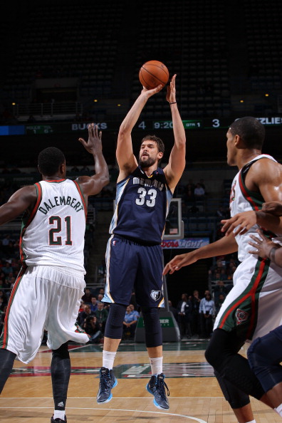 他逐渐由默 他逐渐由默